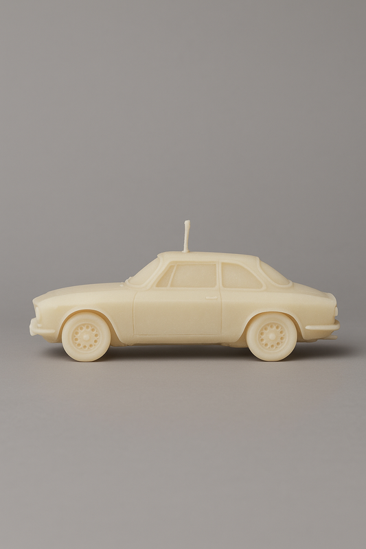 Bougie parfumée artisanale Alfa Romeo Giulia Sprint GT – décoration automobile raffinée