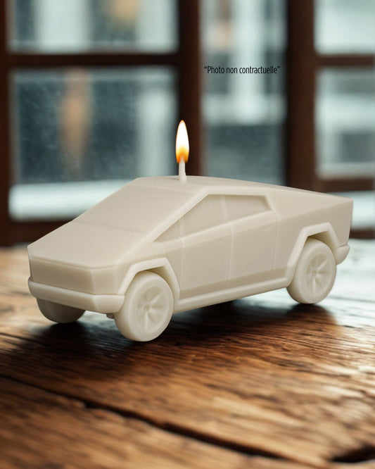 Bougie parfumée artisanale Tesla Cybertruck – décoration automobile raffinée